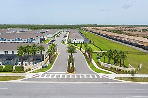 Splendid 5 Bd w Screened Pateo Pool Windsor Westside 8921