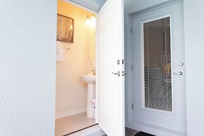 Splendid 5 Bd w Screened Pateo Pool Windsor Westside 8921