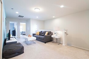 Splendid 5 Bd w Screened Pateo Pool Windsor Westside 8921