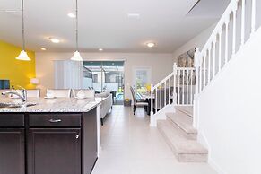 Splendid 5 Bd w Screened Pateo Pool Windsor Westside 8921