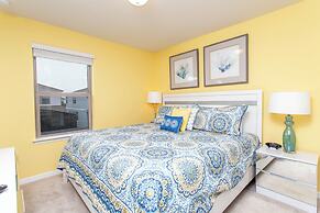 Splendid 5 Bd w Screened Pateo Pool Windsor Westside 8921