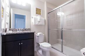 Splendid 5 Bd w Screened Pateo Pool Windsor Westside 8921