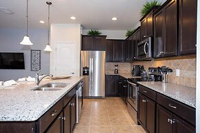Luxury 5 Bedroom w Private Pool Close to Disney 8875