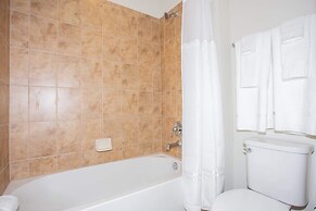 Luxury 5 Bedroom w Private Pool Close to Disney 8875