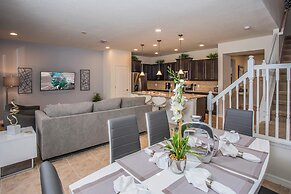 Luxury 5 Bedroom w Private Pool Close to Disney 8875