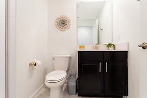 Gorgeous 5 Bd w Pool Close to Disney Champions Gate 948