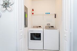 Gorgeous 5 Bd w Pool Close to Disney Champions Gate 948