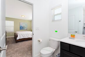 Gorgeous 5 Bd w Pool Close to Disney Champions Gate 948