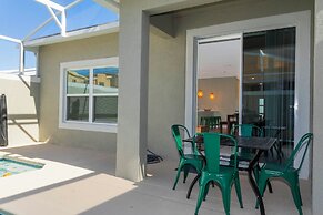 Gorgeous 5 Bd w Pool Close to Disney Champions Gate 948