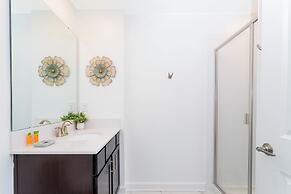 Gorgeous 5 Bd w Pool Close to Disney Champions Gate 948