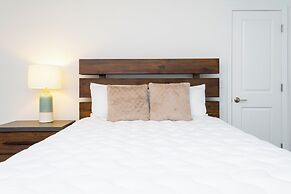 Gorgeous 5 Bd w Pool Close to Disney Champions Gate 948