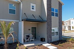 Gorgeous 5 Bd w Pool Close to Disney Champions Gate 948