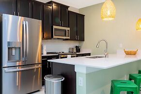 Gorgeous 5 Bd w Pool Close to Disney Champions Gate 948