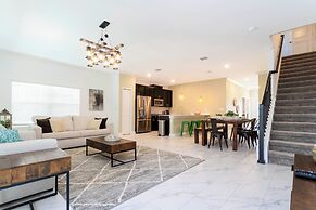 Gorgeous 5 Bd w Pool Close to Disney Champions Gate 948