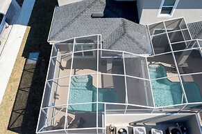 Gorgeous 5 Bd w Pool Close to Disney Champions Gate 948