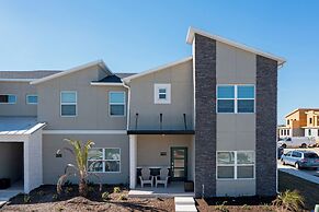 Gorgeous 5 Bd w Pool Close to Disney Champions Gate 948