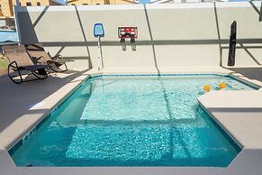 Gorgeous 5 Bd w Pool Close to Disney Champions Gate 948