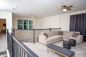 Fabulous 5 Bedrooms Close to Disney at Champions Gate Resort 8988