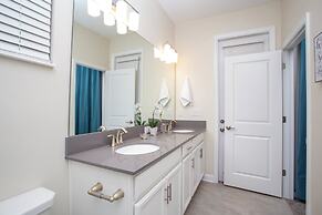 Fabulous 5 Bedrooms Close to Disney at Champions Gate Resort 8988