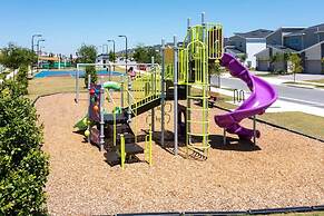 Fabulous 5 Bedrooms Close to Disney at Champions Gate Resort 8988