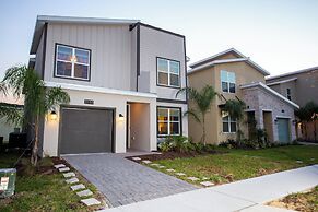 Fabulous 5 Bedrooms Close to Disney at Champions Gate Resort 8988
