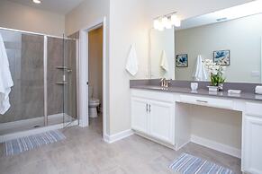 Fabulous 5 Bedrooms Close to Disney at Champions Gate Resort 8988