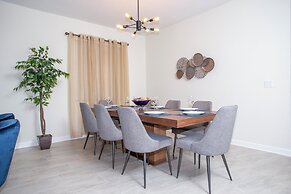 Fabulous 5 Bedrooms Close to Disney at Champions Gate Resort 8988