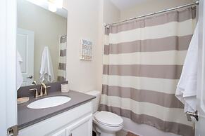 Fabulous 5 Bedrooms Close to Disney at Champions Gate Resort 8988