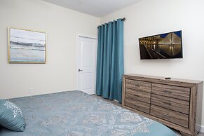 Fabulous 5 Bedrooms Close to Disney at Champions Gate Resort 8988