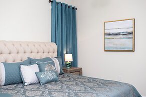 Fabulous 5 Bedrooms Close to Disney at Champions Gate Resort 8988