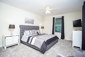 Fabulous 5 Bedrooms Close to Disney at Champions Gate Resort 8988