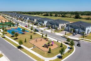 Fabulous 5 Bedrooms Close to Disney at Champions Gate Resort 8988