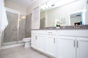 Fabulous 5 Bedrooms Close to Disney at Champions Gate Resort 8988