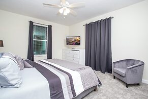 Fabulous 5 Bedrooms Close to Disney at Champions Gate Resort 8988