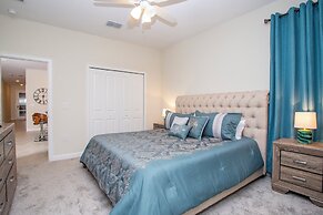 Fabulous 5 Bedrooms Close to Disney at Champions Gate Resort 8988