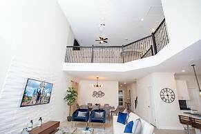 Fabulous 5 Bedrooms Close to Disney at Champions Gate Resort 8988