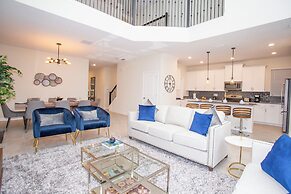 Fabulous 5 Bedrooms Close to Disney at Champions Gate Resort 8988