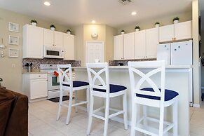 Gorgeous 4 Bedroom w Pool Close to Disney 920