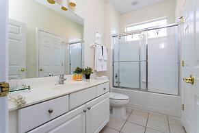 Gorgeous 4 Bedroom w Pool Close to Disney 920