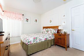 Gorgeous 4 Bedroom w Pool Close to Disney 920