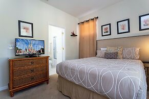 Gorgeous 4 Bedroom w Pool Close to Disney 920