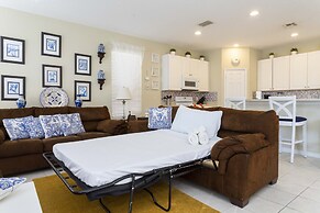 Gorgeous 4 Bedroom w Pool Close to Disney 920