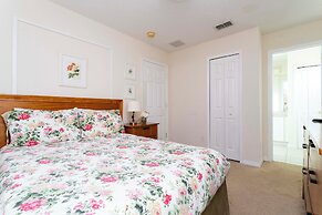 Gorgeous 4 Bedroom w Pool Close to Disney 920