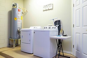 Gorgeous 4 Bedroom w Pool Close to Disney 920