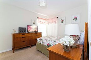 Gorgeous 4 Bedroom w Pool Close to Disney 920