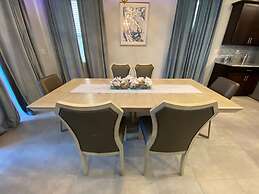 Stunning 5Bd w Pool Close to Disney Solterra 7829