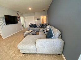 Stunning 5Bd w Pool Close to Disney Solterra 7829