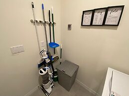 Stunning 5Bd w Pool Close to Disney Solterra 7829