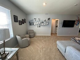Stunning 5Bd w Pool Close to Disney Solterra 7829