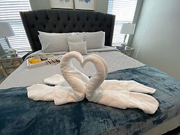 Stunning 5Bd w Pool Close to Disney Solterra 7829